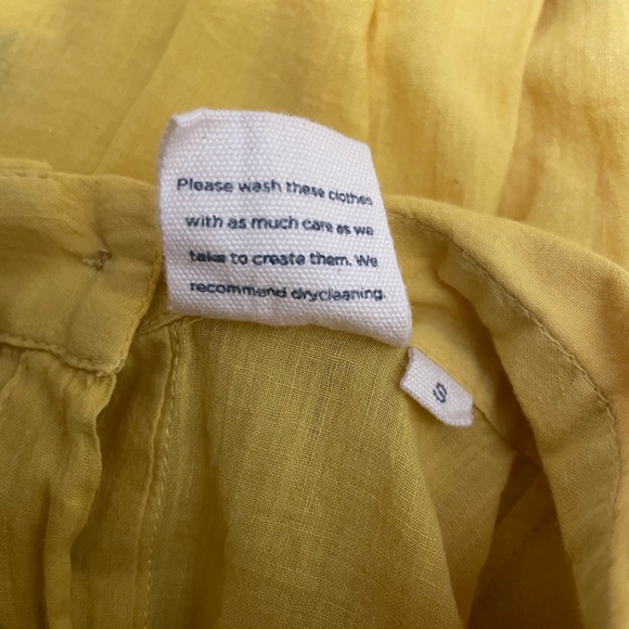 The Plavate Short Sleeve Cotton Top with Buttons on Back in Yellow. Size S - Picture 4 of 5